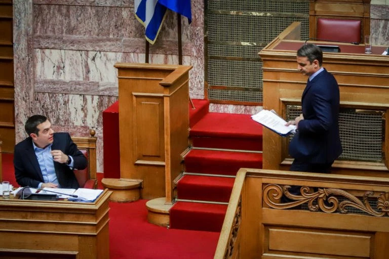 Αναμέτρηση Τσίπρα – Μητσοτάκη στη Βουλή: «Αντάλλαξες το Σκοπιανό με τις μειώσεις των συντάξεων» – «Σε προκαλώ να καταθέσεις πρόταση μομφής»